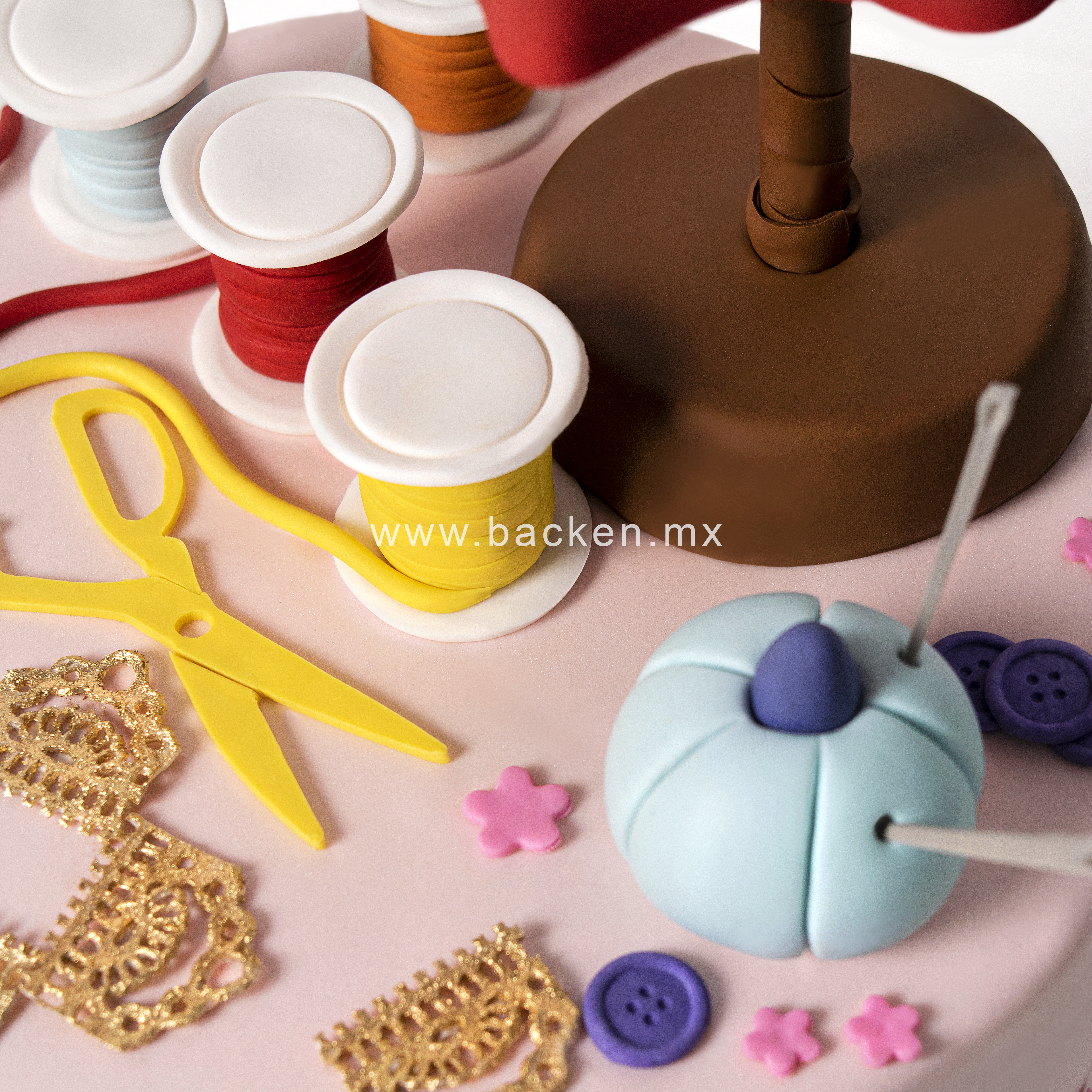 Pastel de fondant guadalajara costurera2